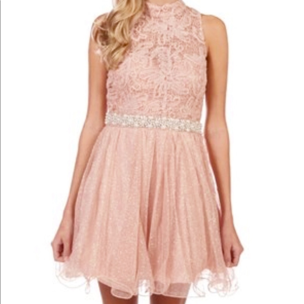 🌟HOST🌟PICK 🌟City Triangles 🌸 dress - Picture 3 of 7